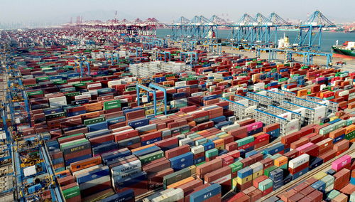 港口發(fā)展現(xiàn)代物流的優(yōu)勢與挑戰(zhàn) 經(jīng)濟貿(mào)易視角的分析