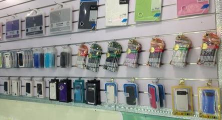 手機配件店接連關(guān)閉，自動售貨機徹底取代3C實體店